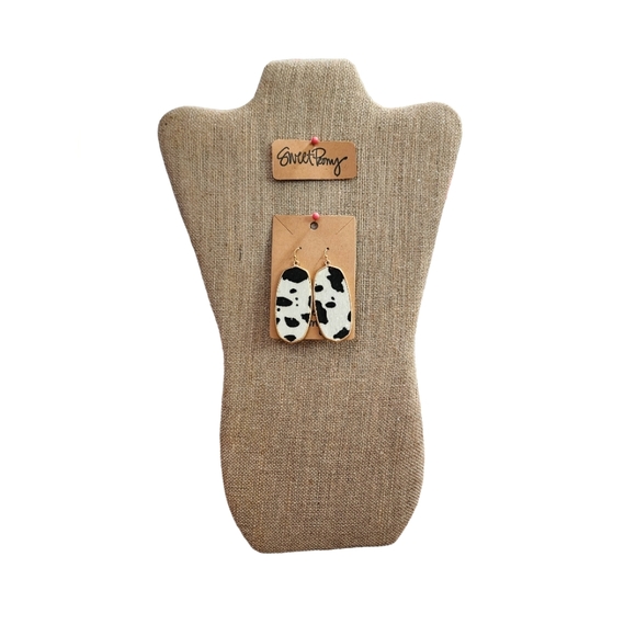 Faux Cowhide Earring Sweet Peony - Picture 2 of 3